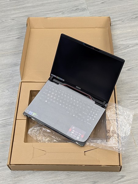 MSI Raider GE68HX 16" UHD+ 120Hz Mini LED HDR 100% DCI-P3 Panel