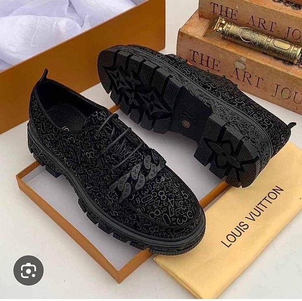 ORIGINAL  LOUIS VUITTON LUXURY CORPORATE SHOE