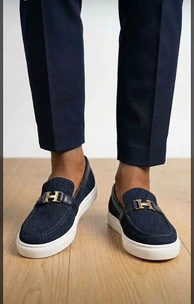 Ultimate Smart-Casual Hybrid Footwear